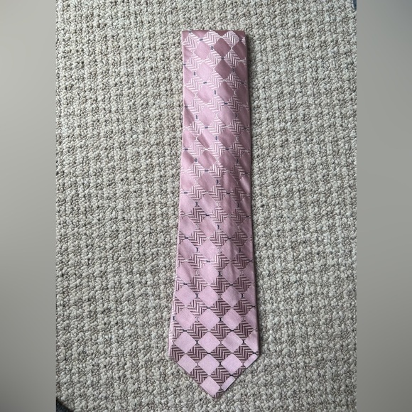 Michael Kors Pink Geometric Tie - Picture 1 of 3
